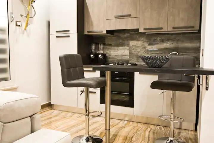Suite Napoli Sotterranea Con Jacuzzi Exterior photo